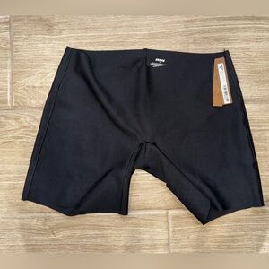 Skims Dipped Front Shapewear Low Rise Mid Thigh Short